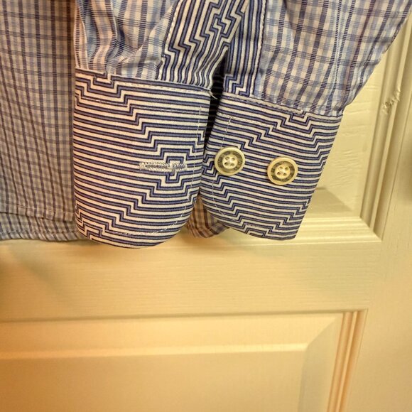 Men's Poly Blend Dress Shirt EUC - Picture 2 of 3